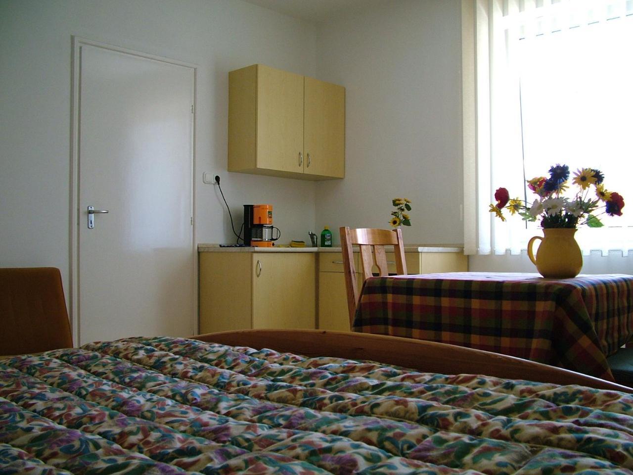 Zoldhaz Bio Panzio Hotel Gyenesdiás Buitenkant foto